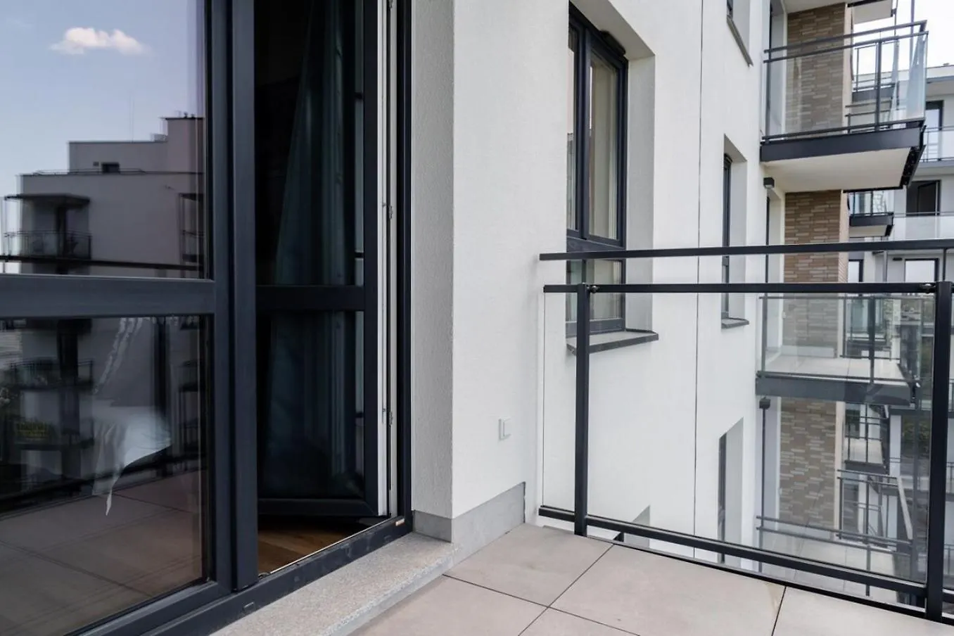 Citysphere Premium Suite 3 Wiktoryn Warsaw Apartment